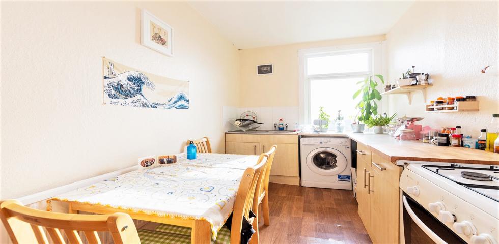 			1 Bedroom, 1 bath, 1 reception Flat			 Harrow Road, KENSAL GREEN